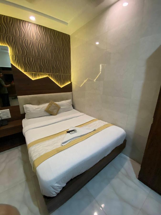 Hotel Palace Residency Near Lokmanya Tilak Terminus مومباي المظهر الخارجي الصورة