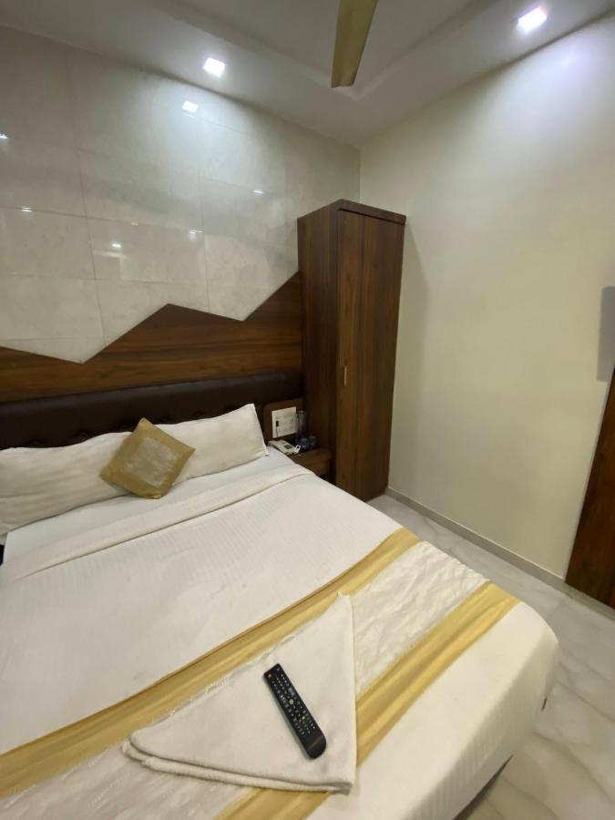 Hotel Palace Residency Near Lokmanya Tilak Terminus مومباي المظهر الخارجي الصورة