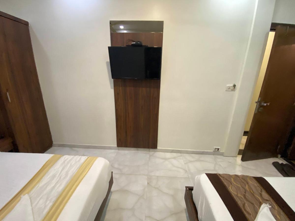 Hotel Palace Residency Near Lokmanya Tilak Terminus مومباي المظهر الخارجي الصورة