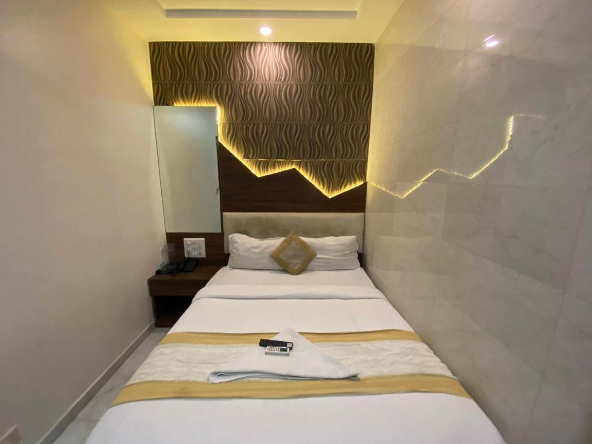 Hotel Palace Residency Near Lokmanya Tilak Terminus مومباي المظهر الخارجي الصورة