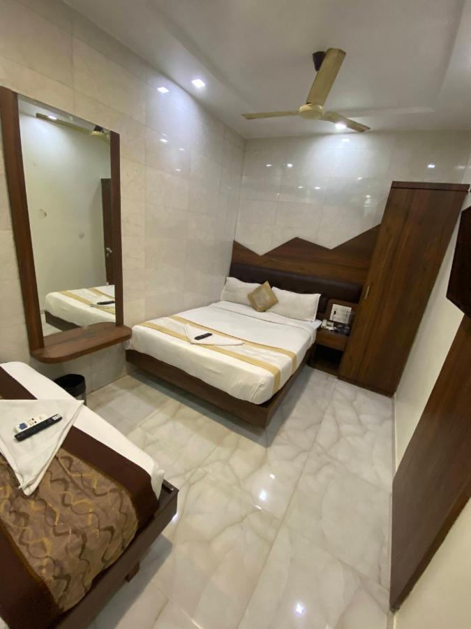 Hotel Palace Residency Near Lokmanya Tilak Terminus مومباي المظهر الخارجي الصورة