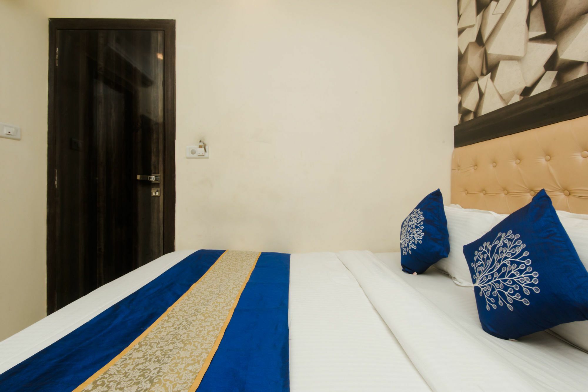 Hotel Palace Residency Near Lokmanya Tilak Terminus مومباي المظهر الخارجي الصورة